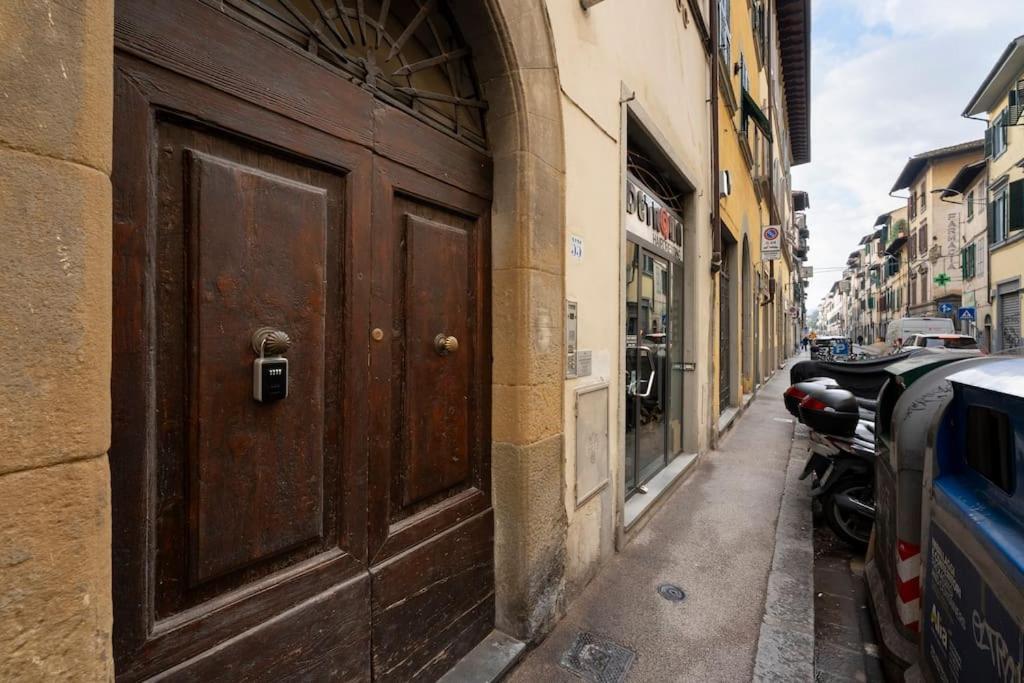 Keys Of Italy - Serragli 55 - Stile Rustico Rinascimentale In Oltrarno Florence Exterior photo